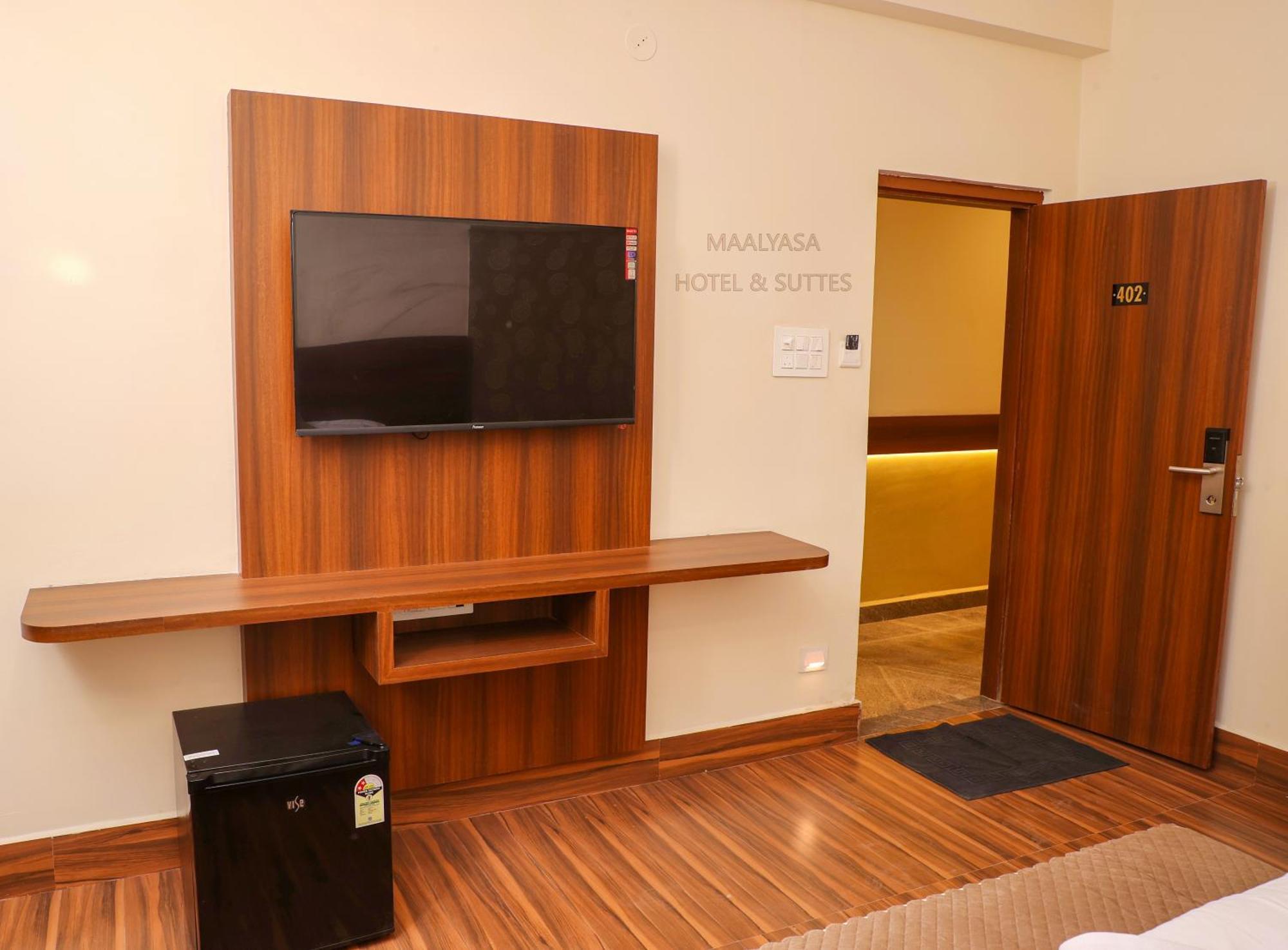 Maalyasa Hotel And Suites Hyderabad Esterno foto